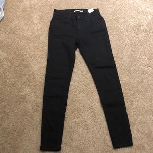 Levi’s 710 Black Super Skinny Jeans